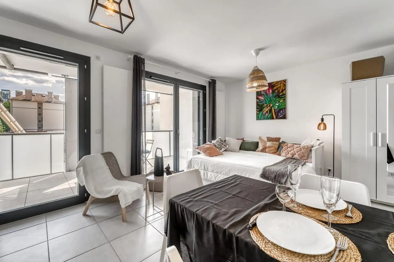 Emergence - Beautiful Studio For 2 People Balcony And Garage Annecy Apartment